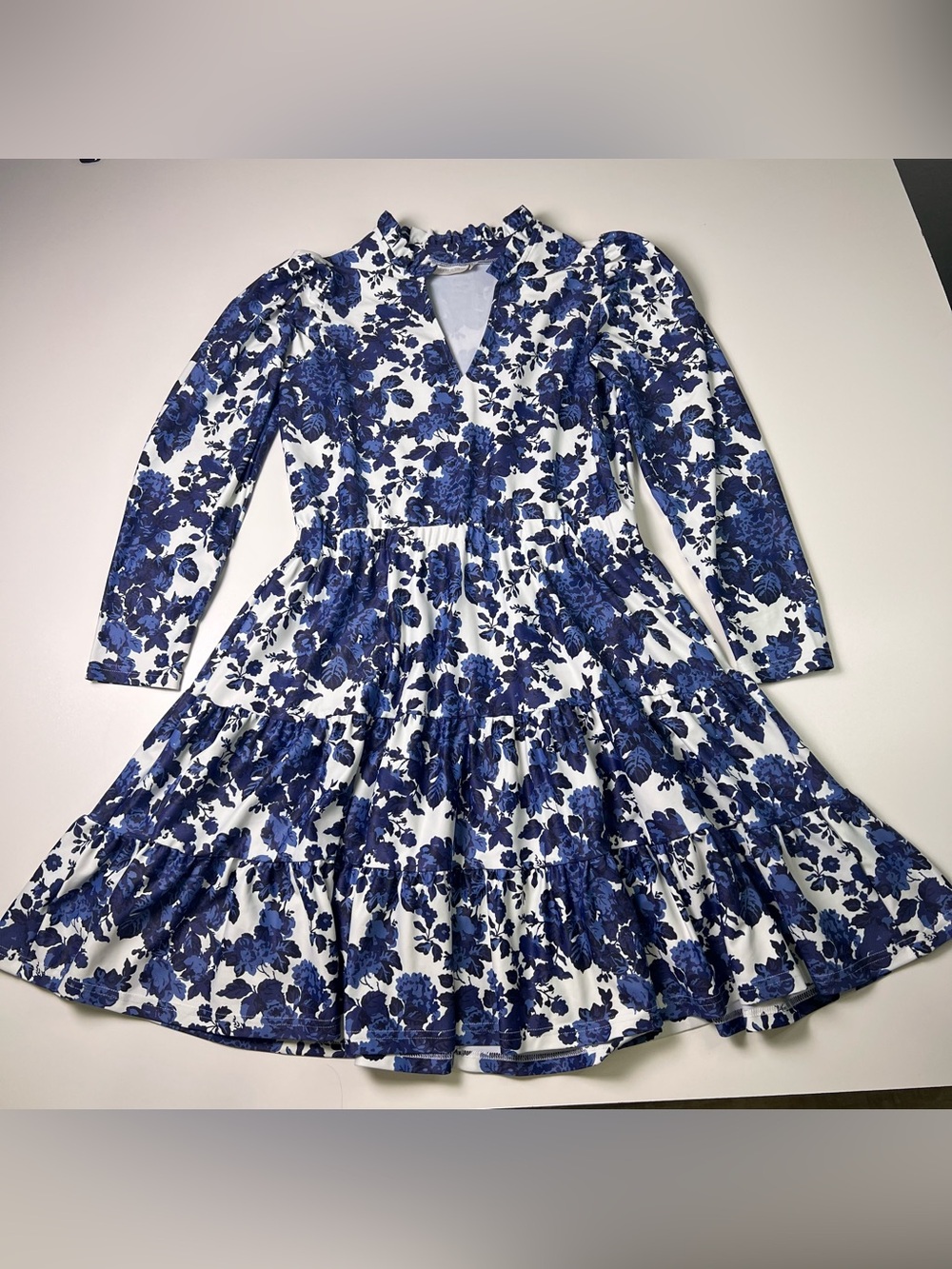 Smith & Quinn Blue & White Floral Tiered Long Sleeve Dress Size Small